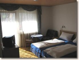 Frankischer Landgasthof Hotell Uettingen Rum bild